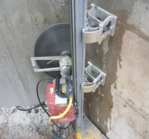 Wandsäge an Betonwand